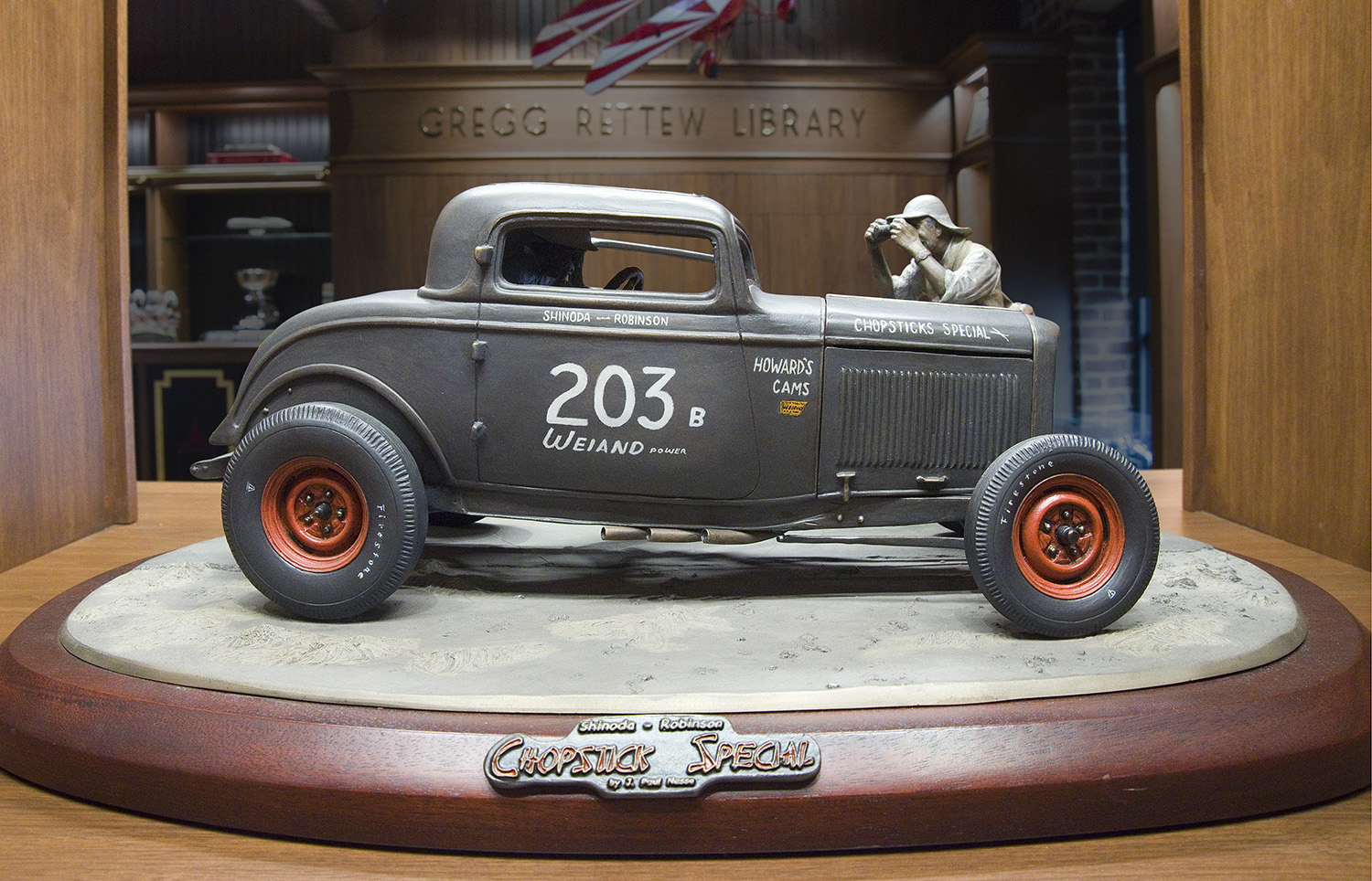 Bronze Gallery | 3 Dog Garage